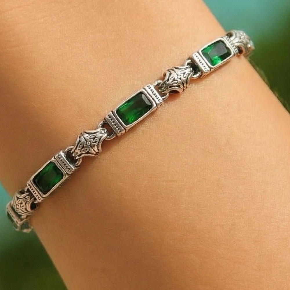 Elegant Silver and Green Bracelet please read details for sizes